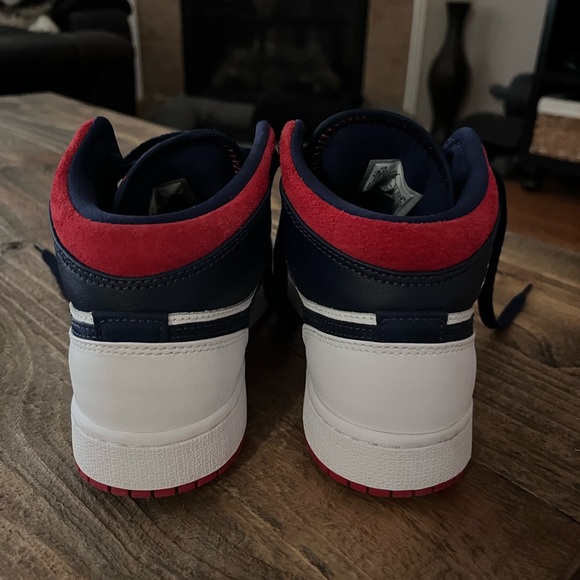 Jordan 1 Mid GS USA Olympic - Picture 3 of 4